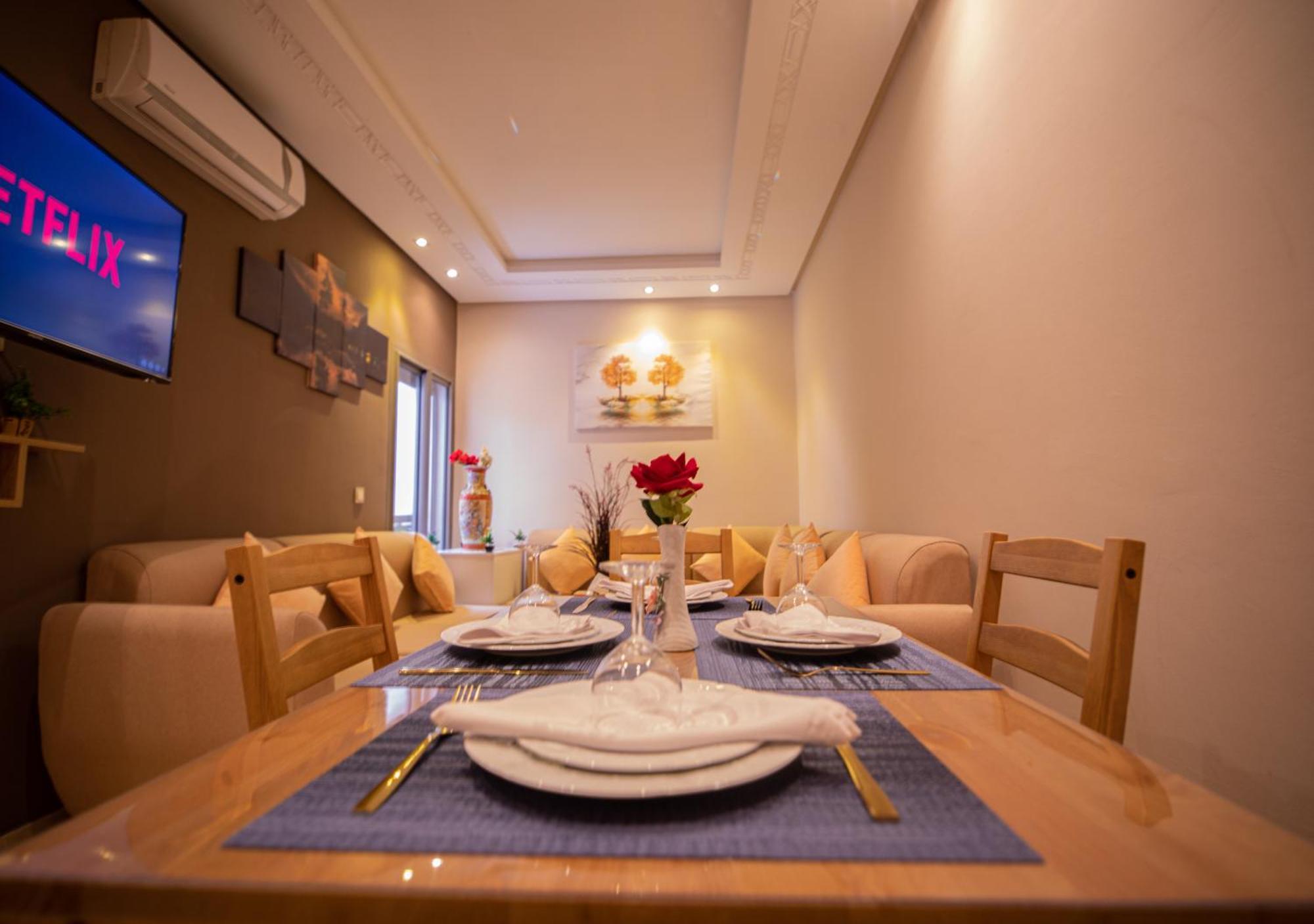 R101- Cosy And Stylish Apartment With King Size Bed- Belvedere Casablanca Bagian luar foto
