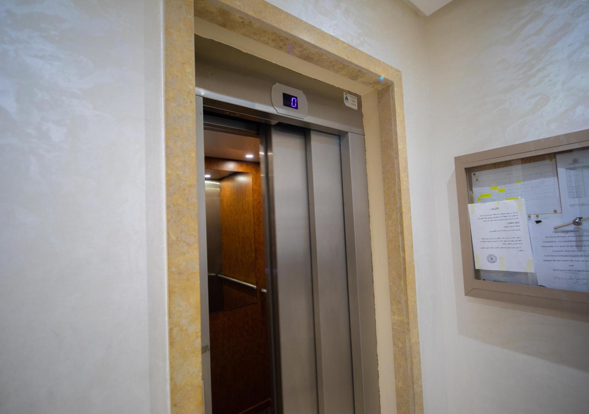 R101- Cosy And Stylish Apartment With King Size Bed- Belvedere Casablanca Bagian luar foto